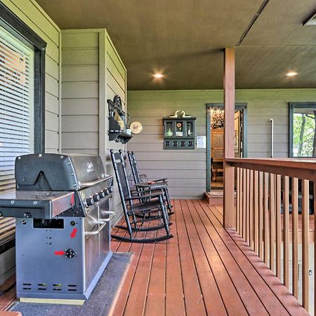 Eclectic Cabin With Hot Tub 1 Mi To Ober 蓋特林堡 外观 照片