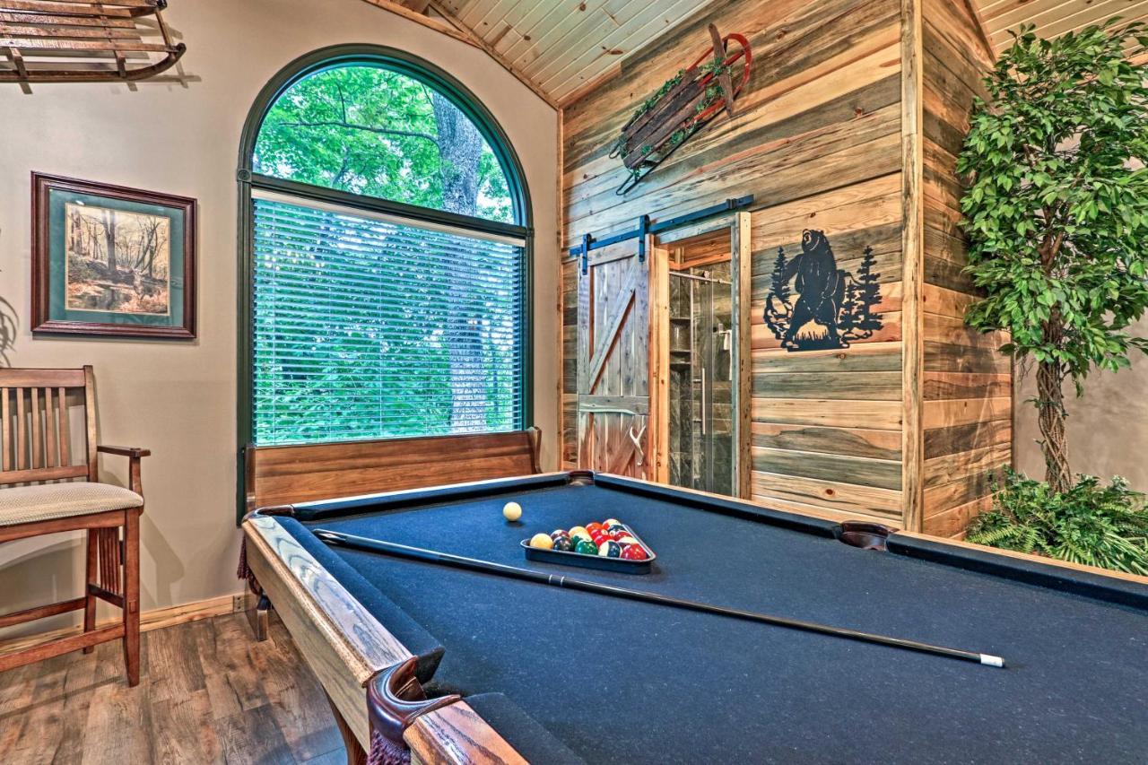Eclectic Cabin With Hot Tub 1 Mi To Ober 蓋特林堡 外观 照片