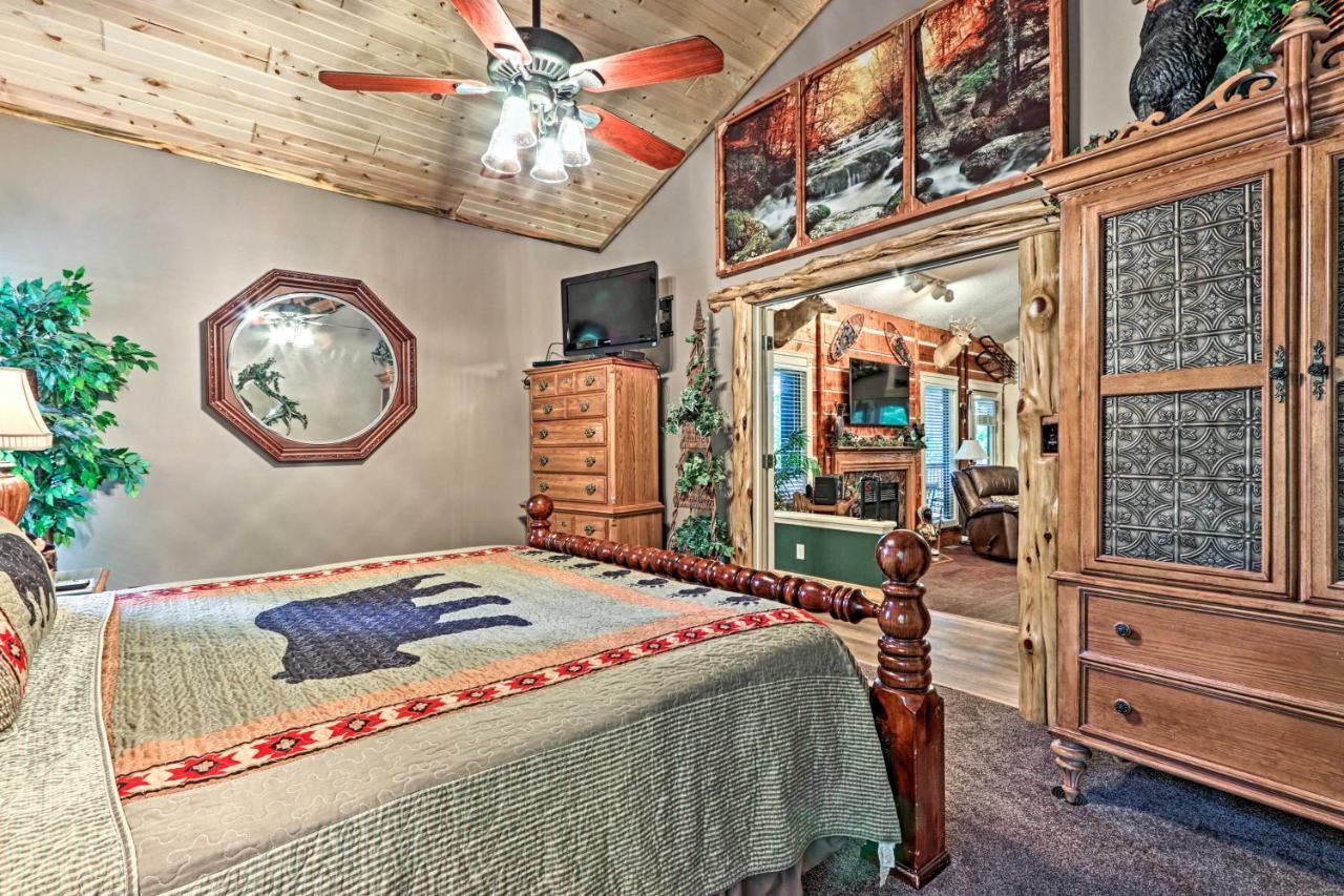 Eclectic Cabin With Hot Tub 1 Mi To Ober 蓋特林堡 外观 照片
