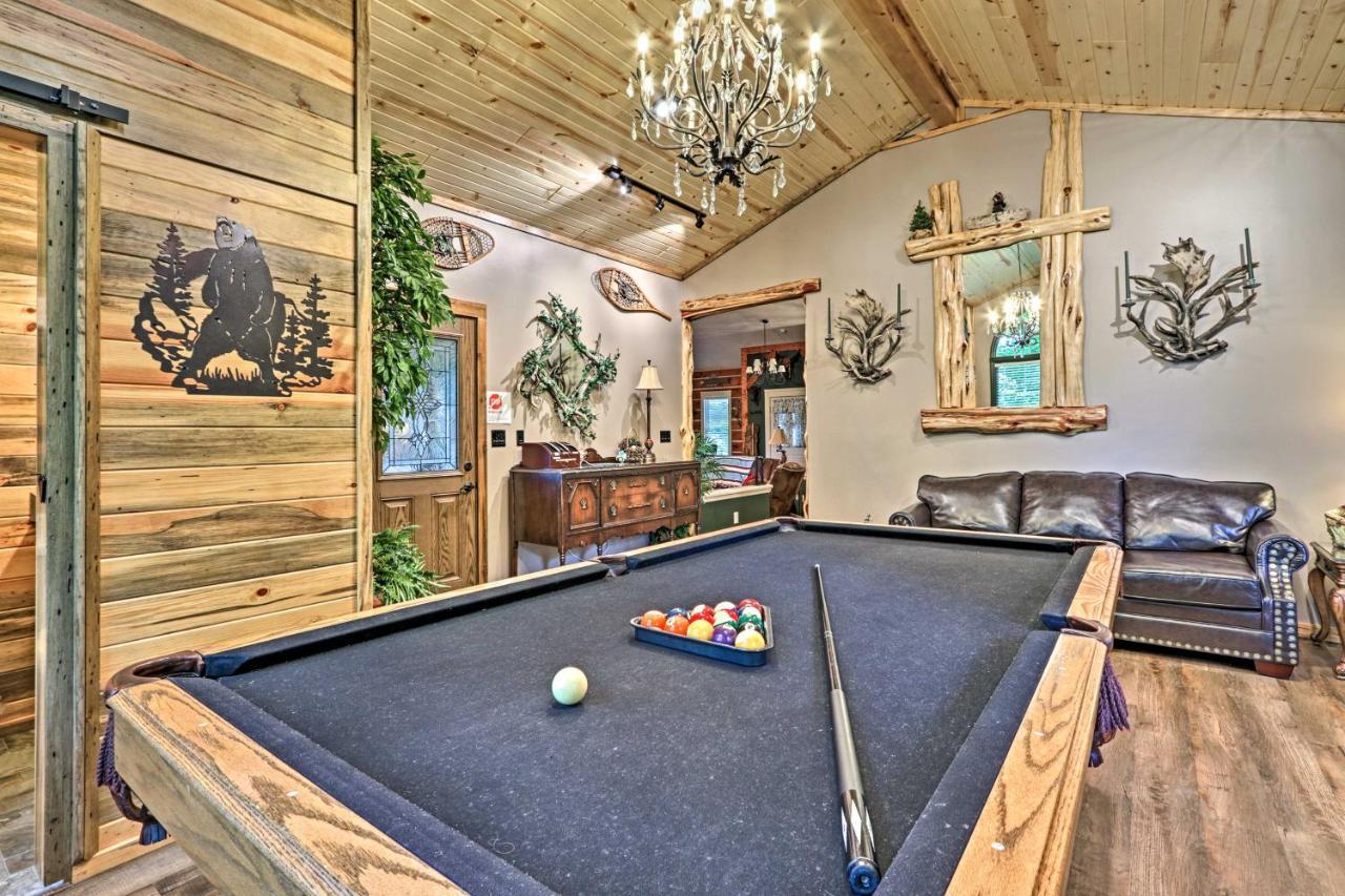 Eclectic Cabin With Hot Tub 1 Mi To Ober 蓋特林堡 外观 照片