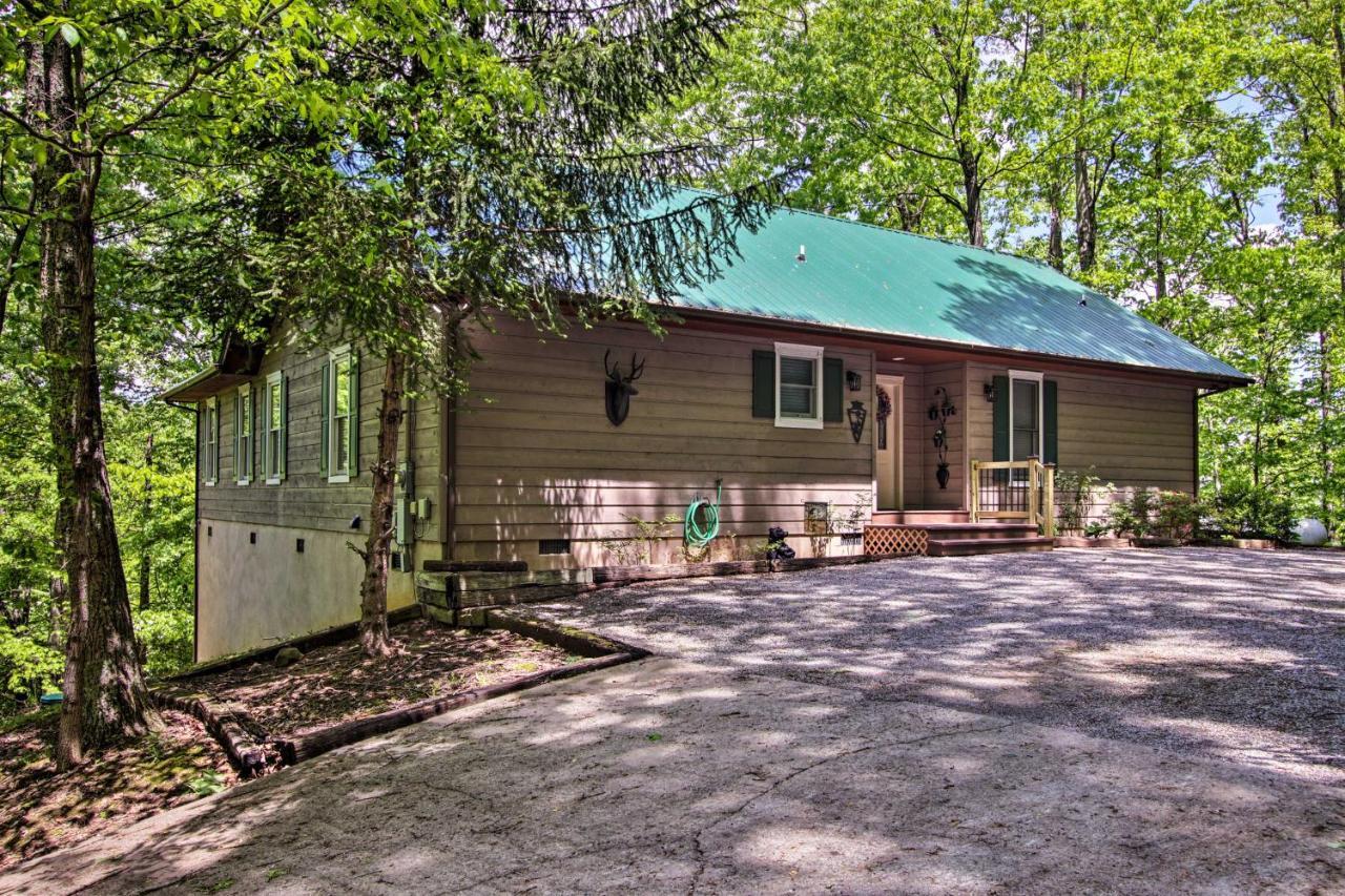 Eclectic Cabin With Hot Tub 1 Mi To Ober 蓋特林堡 外观 照片