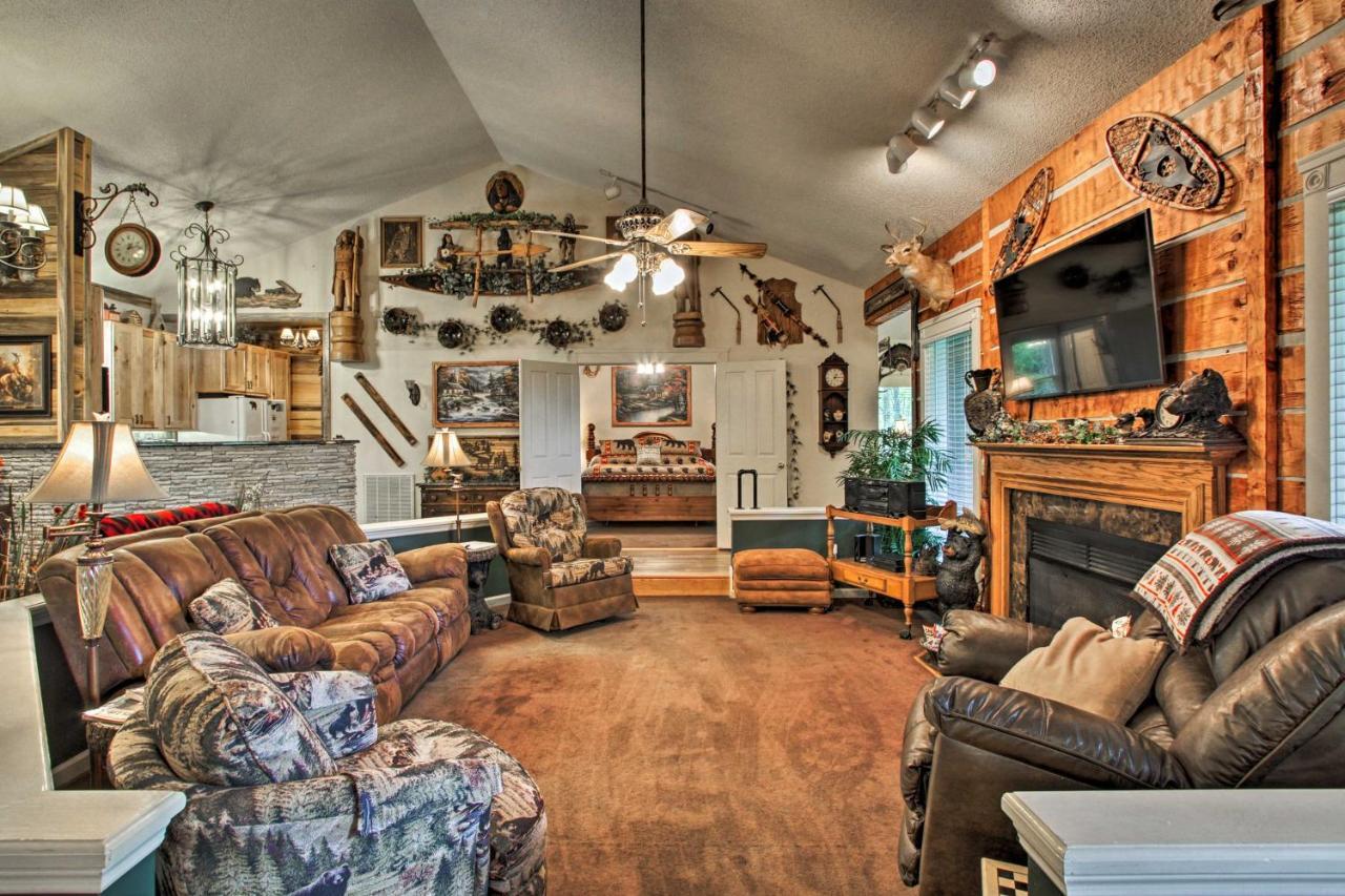 Eclectic Cabin With Hot Tub 1 Mi To Ober 蓋特林堡 外观 照片