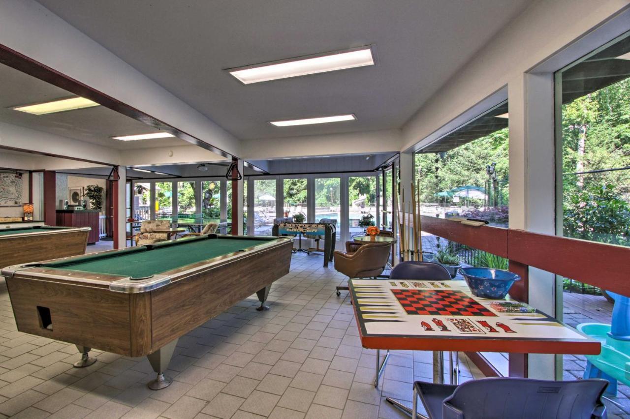 Eclectic Cabin With Hot Tub 1 Mi To Ober 蓋特林堡 外观 照片