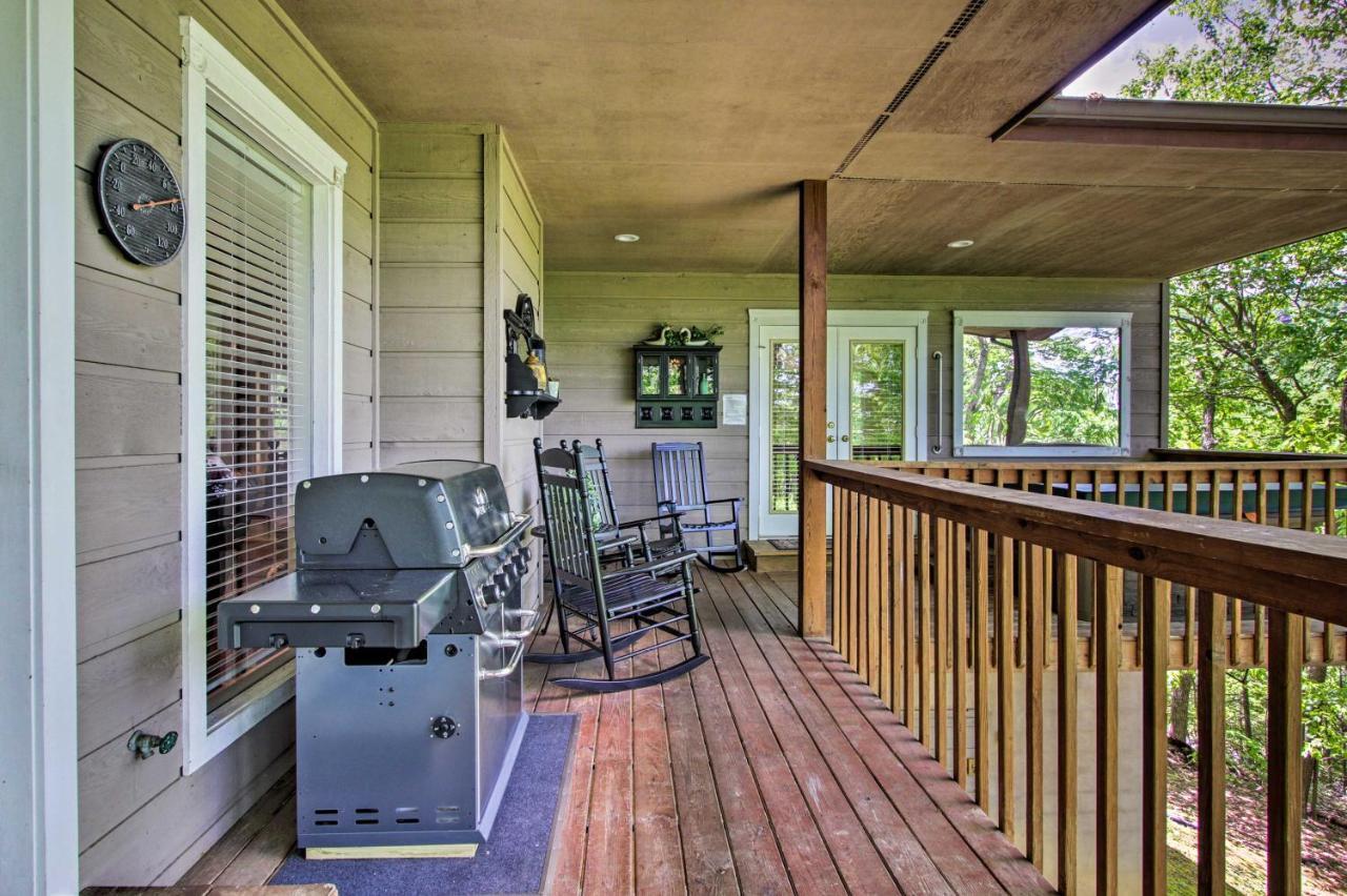 Eclectic Cabin With Hot Tub 1 Mi To Ober 蓋特林堡 外观 照片